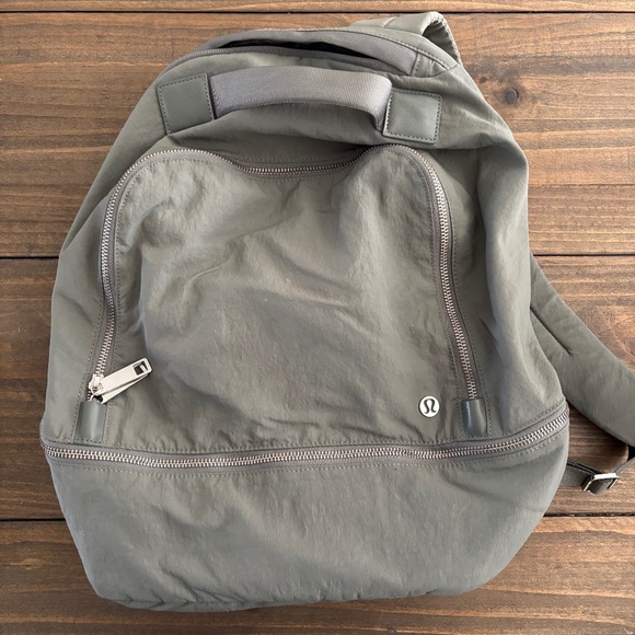 lululemon City Adventurer Backpack - Picture 2 of 5